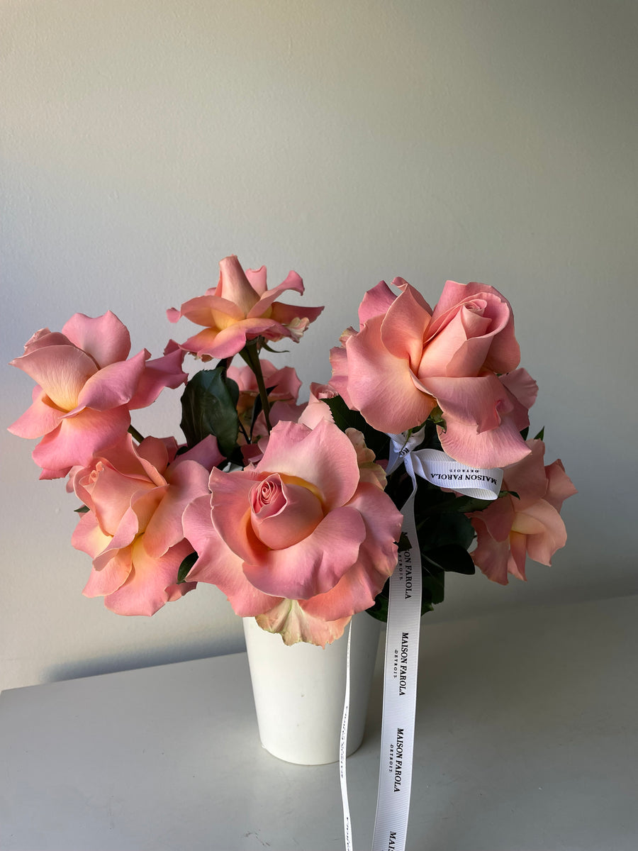 Dreamy 12 Stems Arrangement - Maison Farola
