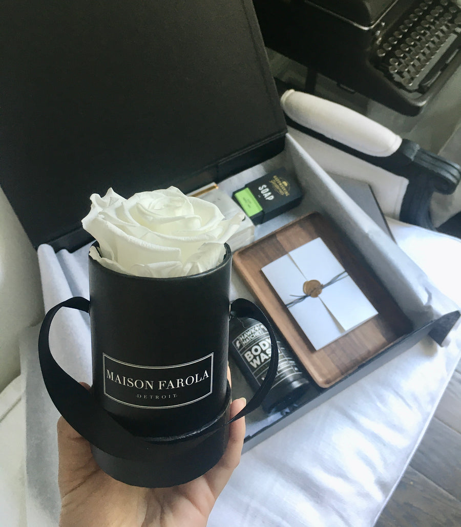 [flower_box], [maison_farola], [arrangement], [flowers], [birthday], [mothers_day], [delivery], [hat_box], [english_garden], [affordable_flowers], [blumz], [pot_and_box], [made_floral], [blush_and_co], [tiffany_florist], [blossoms], [fleurdetroit], [gift], [easter], [centerpiece], [baby_shower], [baby_girl], [baby_boy], [baptism], [event], [communion], [sympathy], [corporate], [flower_bouquet], [preserved]