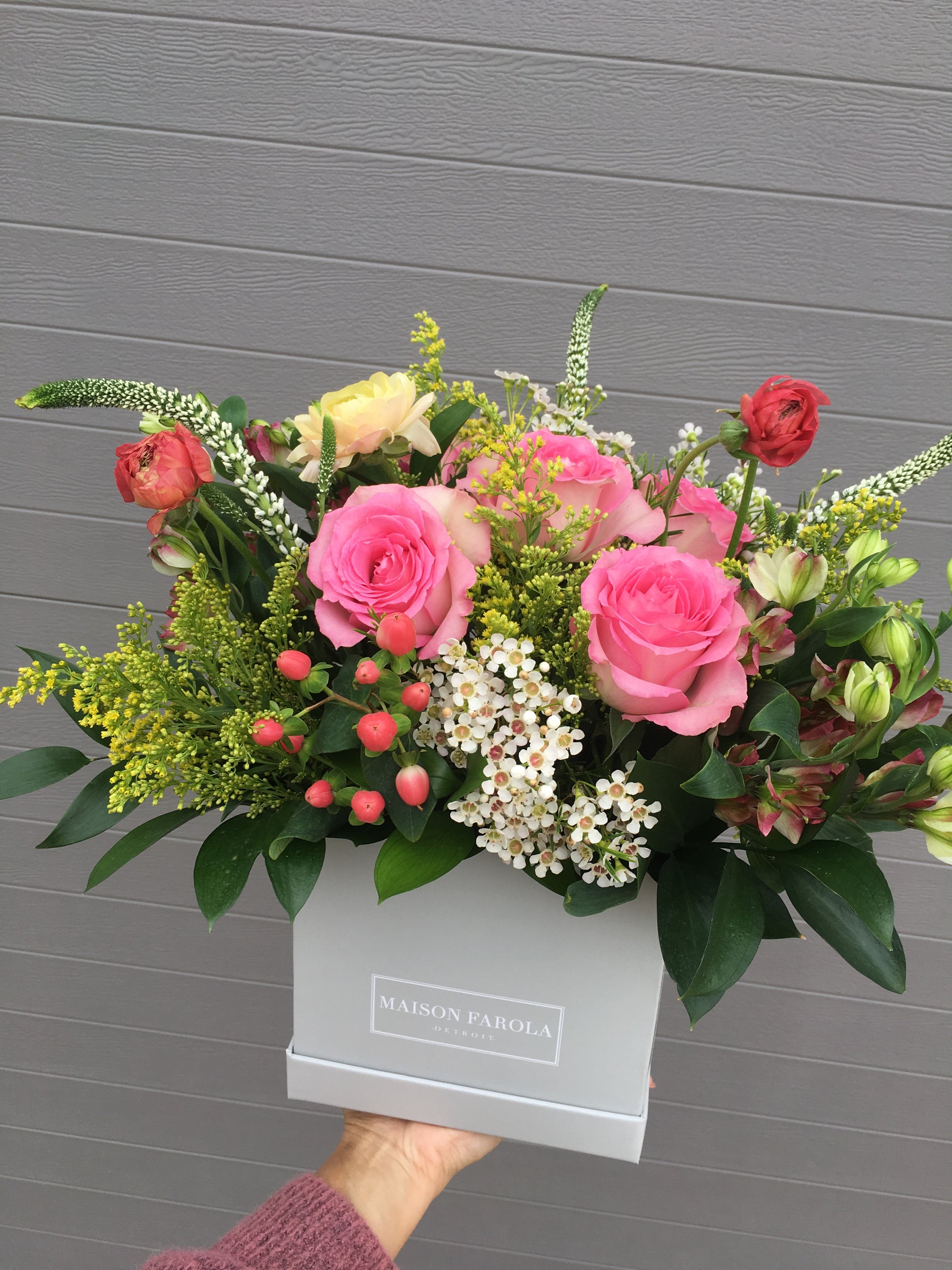 [flower_box], [maison_farola], [arrangement], [flowers], [birthday], [mothers_day], [delivery], [hat_box], [english_garden], [affordable_flowers], [blumz], [pot_and_box], [made_floral], [blush_and_co], [tiffany_florist], [blossoms], [fleurdetroit], [gift], [easter], [centerpiece], [baby_shower], [baby_girl], [baby_boy], [baptism], [event], [communion], [sympathy], [corporate], [flower_bouquet], [preserved]