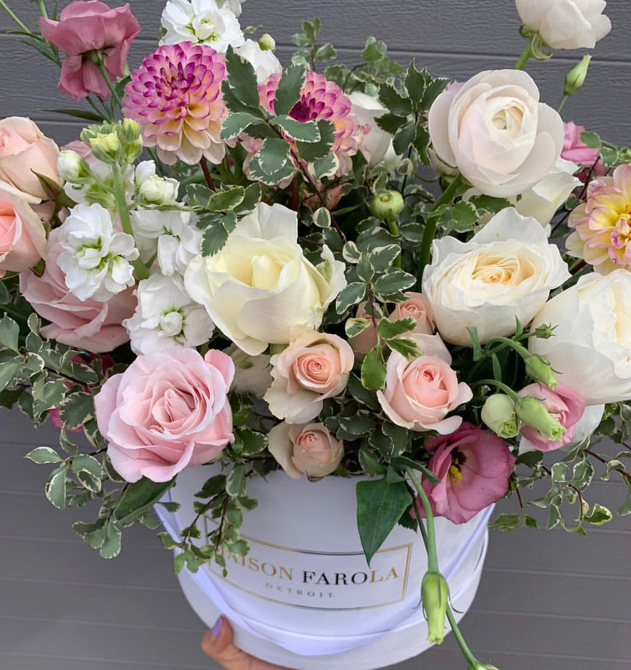 [flower_box], [maison_farola], [arrangement], [flowers], [birthday], [mothers_day], [delivery], [hat_box], [english_garden], [affordable_flowers], [blumz], [pot_and_box], [made_floral], [blush_and_co], [tiffany_florist], [blossoms], [fleurdetroit], [gift], [easter], [centerpiece], [baby_shower], [baby_girl], [baby_boy], [baptism], [event], [communion], [sympathy], [corporate], [flower_bouquet], [preserved]