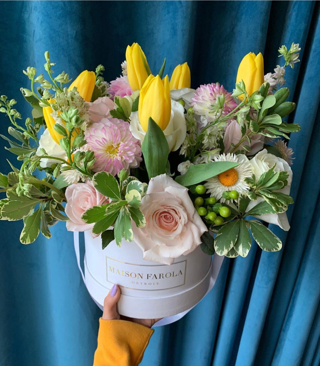 [flower_box], [maison_farola], [arrangement], [flowers], [birthday], [mothers_day], [delivery], [hat_box], [english_garden], [affordable_flowers], [blumz], [pot_and_box], [made_floral], [blush_and_co], [tiffany_florist], [blossoms], [fleurdetroit], [gift], [easter], [centerpiece], [baby_shower], [baby_girl], [baby_boy], [baptism], [event], [communion], [sympathy], [corporate], [flower_bouquet], [preserved]