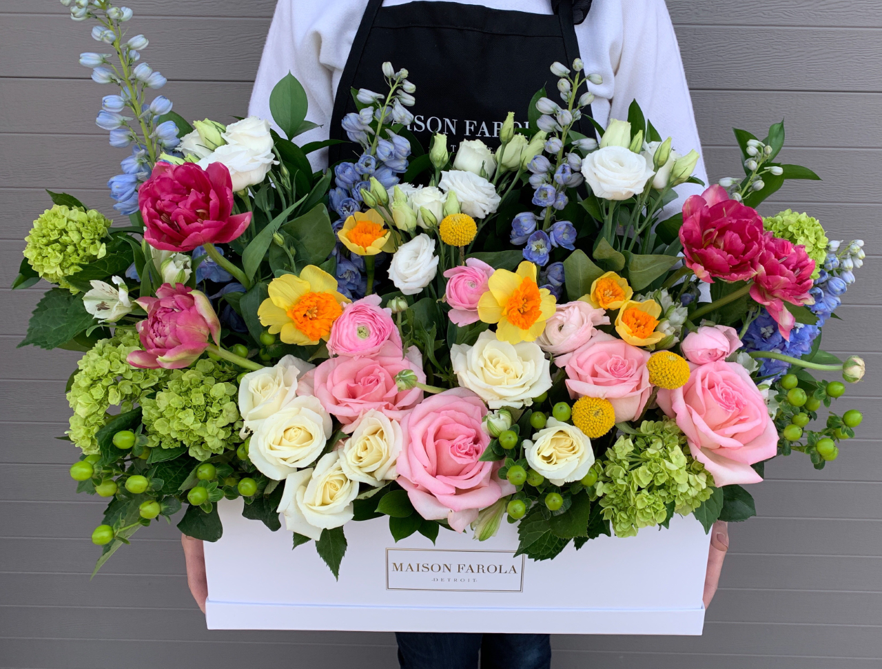 [flower_box], [maison_farola], [arrangement], [flowers], [birthday], [mothers_day], [delivery], [hat_box], [english_garden], [affordable_flowers], [blumz], [pot_and_box], [made_floral], [blush_and_co], [tiffany_florist], [blossoms], [fleurdetroit], [gift], [easter], [centerpiece], [baby_shower], [baby_girl], [baby_boy], [baptism], [event], [communion], [sympathy], [corporate], [flower_bouquet], [preserved]